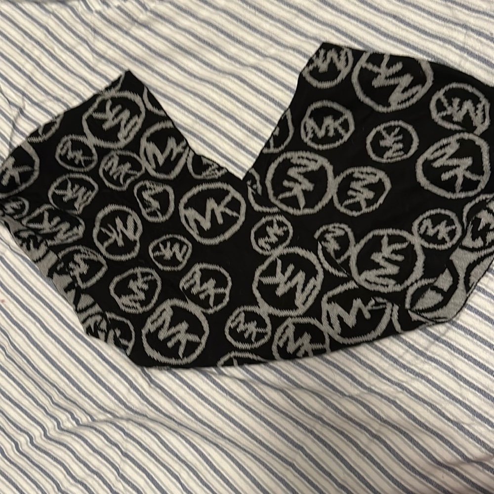 MK black/grey scarf